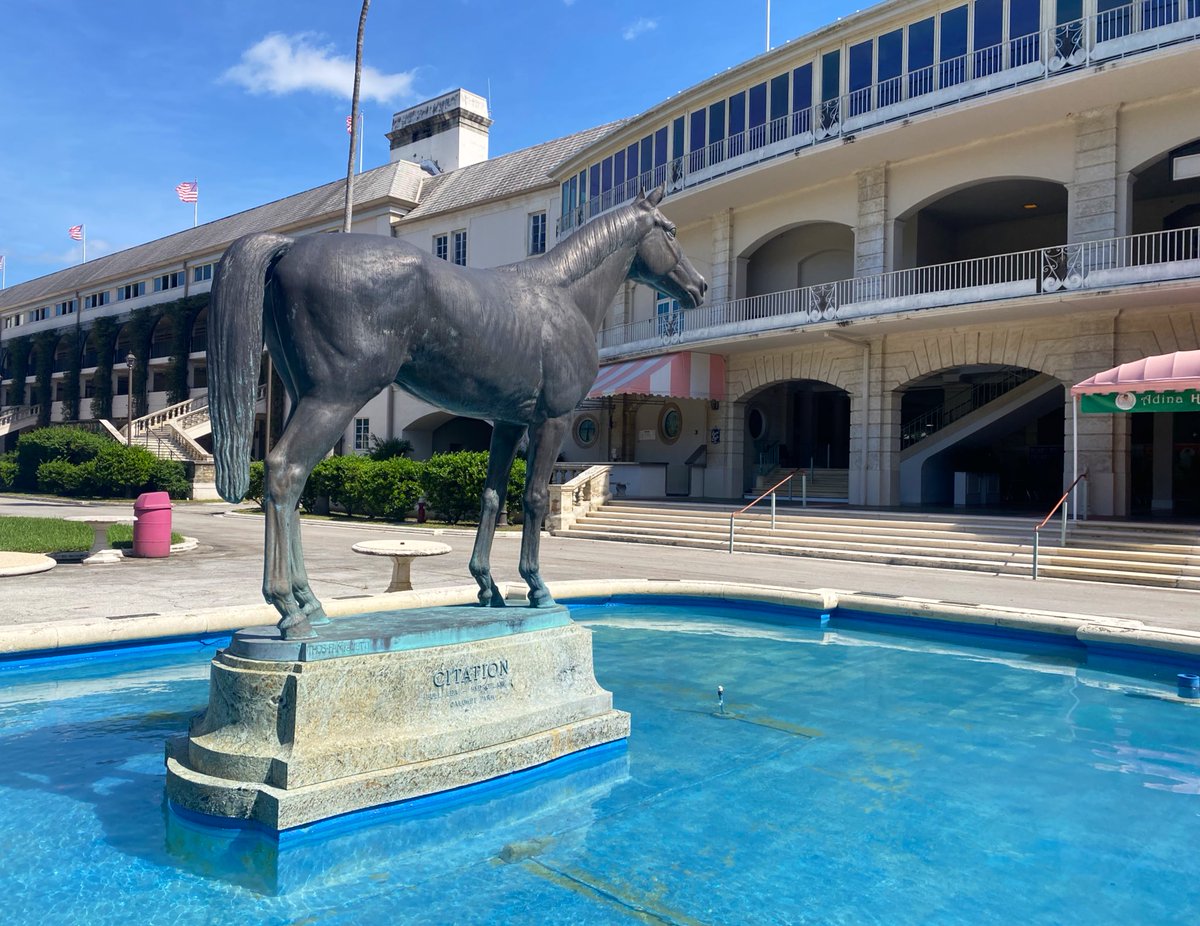 ashley_mailloux's tweet photo. It would’ve been incredible to spend a day at the races here. Hialeah Park, you’re a true gem - magnificent and charming. https://t.co/K1pDWGBfdn