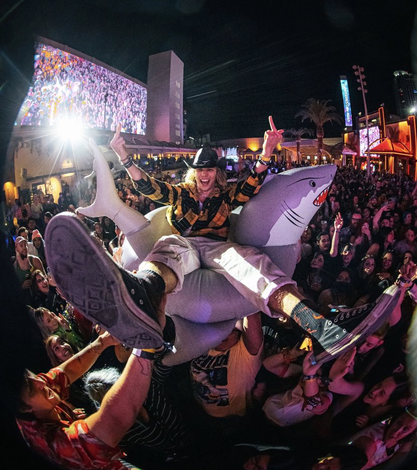 SPIN's tweet image. 🥀EMO NITE LV🥀
PC Meg Blaire for @pollen, @emonitela