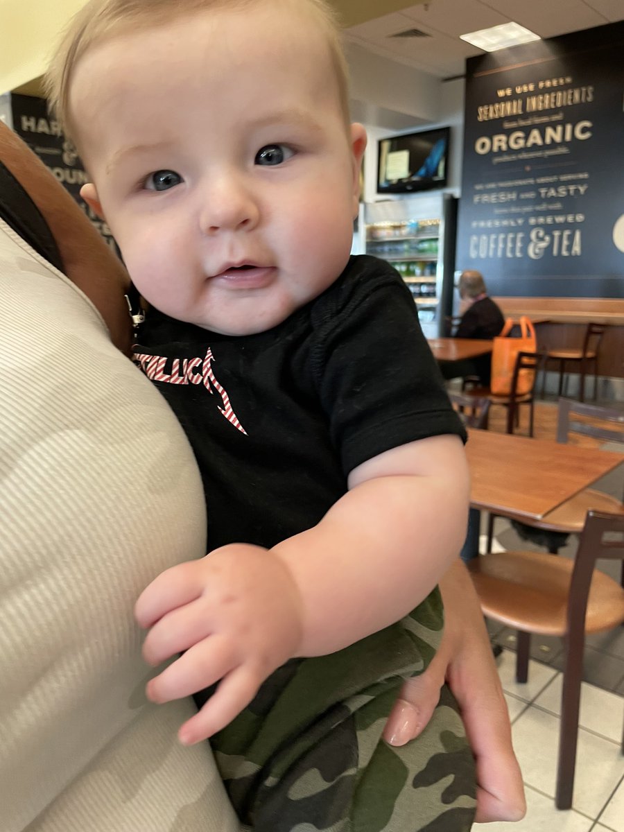 clanceman65's tweet photo. Mimi (Gramma) w our grandson. Hey @MojoMoomey …kid has to rank as one of, if not the youngest to rep the rock 📻 DJ 🎙 🎶 👑 #MojoMoomey sponsored #RSOTD …here at the airport yesterday, sporting #Metallica 🤘🏻✌️❤️🎶
💥 💣 #DailyBoom https://t.co/gH1Gzssbjk