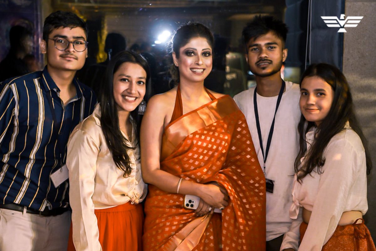 eventeagles's tweet photo. DANDI'YO NIGHT 2021 (KOLKATA) 😍

Our Team 😍

MANAGE BY - (EAGLE EVENTS AND ENTERTAINMENT )

@aeagleevents

 #events #team #entertainment #kolkata #kolkatadurgapuja https://t.co/qHeUR0i761