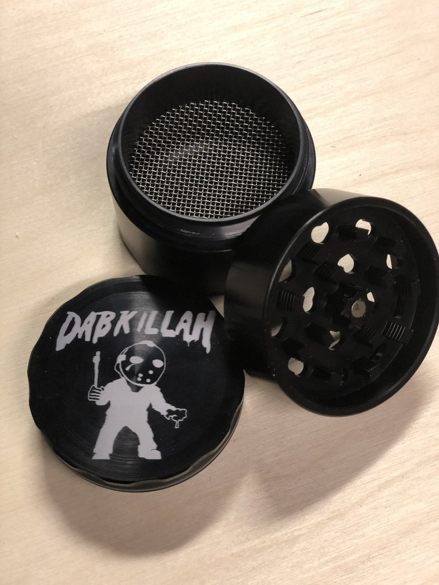 skrumshz's tweet photo. Personalize your grind cause it’s going to be around a long time
♥️🇨🇦🔥
This girl is on fiiire
#MuchLøve 
#AreYøuEducated #EducateYøurself #GetEdücated 
My meds are not for sale😉
but my grinders are😘 https://t.co/T7FsLYF0JV