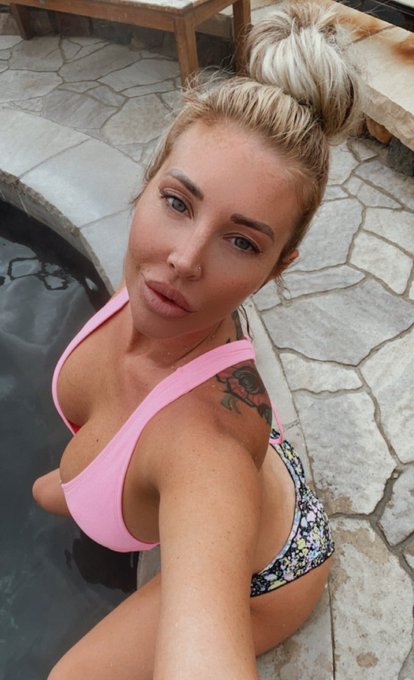 I love a hot tub with a mountain view. Who wants to join me? https://t.co/QMEsUgspkB<a href="/tag/thongthursday"class="tags"><span>#thongthursday</span></a><a href="/tag/boobs"class="tags"><span>#boobs</span></a><a href="/tag/nsfw"class="tags"><span>#nsfw</span></a>
