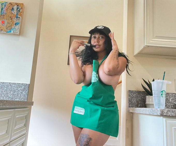 Watch emily cheree's leaked NSFW photo on TwXstars