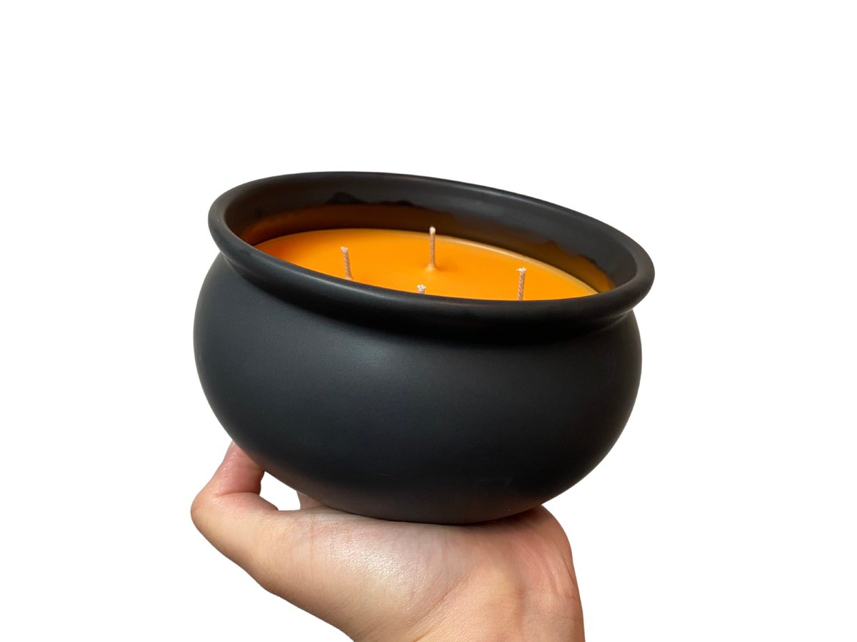 ShopKauldron's tweet photo. #Halloween #Giveaway 🎃 We’re giving away one of our massive cauldron candles to one lucky follower! This 18oz beauty is scented with pumpkin, apples, ginger, allspice, cinnamon, nutmeg, clove, vanilla, and molasses. 

Ends on 10/31. Open worldwide. Must RT and follow to enter! https://t.co/wj555oKQzH