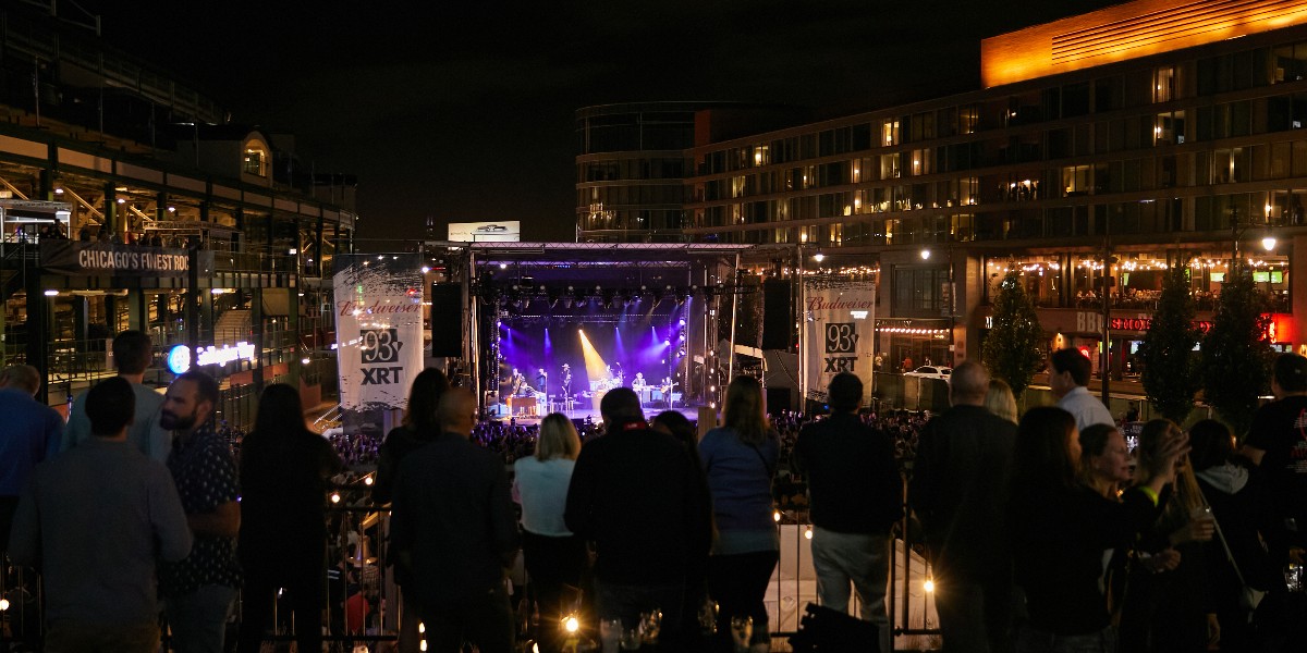 GallagherWayChi's tweet photo. #GetTogetheratGallagherway this fall and winter season! We have plenty of activities on the books and we can't wait to spend them with you. Rounding-up our favorite memories from our @BudweiserUSA Concert Series with @NRateliff &amp; the Night Sweats. // 📸: https://t.co/DMm9x1369L https://t.co/xetdPCCDPn