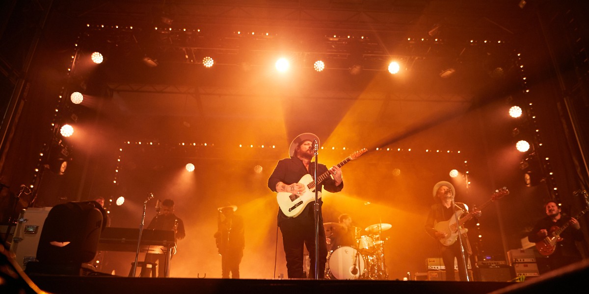 GallagherWayChi's tweet photo. #GetTogetheratGallagherway this fall and winter season! We have plenty of activities on the books and we can't wait to spend them with you. Rounding-up our favorite memories from our @BudweiserUSA Concert Series with @NRateliff &amp; the Night Sweats. // 📸: https://t.co/DMm9x1369L https://t.co/xetdPCCDPn