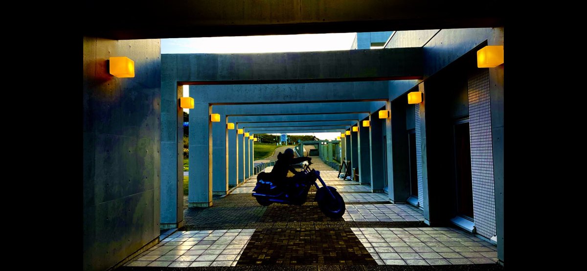 king_chan_06's tweet photo. 免許取得して一年たったので☝️

性別　: 男
年齢　: オジサン
愛車　: Kawasakiバルカン
　　　　400クラシック
バイク歴 : やっと一年
使用板 :  アライアンPRISM
ボード歴 : 17歳〜一時離れてリターンボーダー
計18.9年位？
#バイク好きと繋がりたい
#スノーボード
#バイク乗りと繋がりたい https://t.co/VpWfOtMMy3