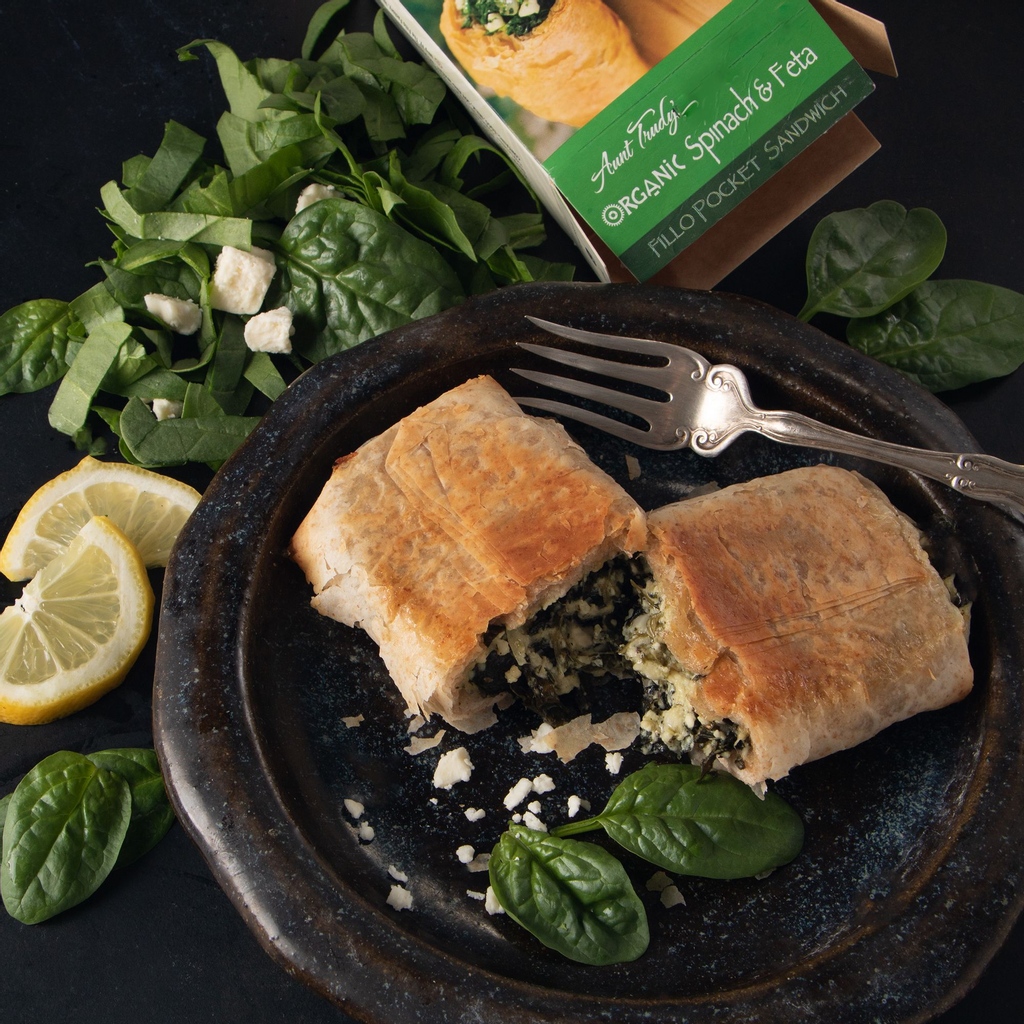 FilloFactory's tweet photo. Eating well doesn’t have to be difficult! @fillofactory ‘s organic spinach and feta pockets are healthy, fresh and ready to eat in a few short minutes. 

Find them at a store near you! 

🔗  Store locator link: https://t.co/ftOLXr3qrP

#spanakopita #organic #fillofactory #dinner https://t.co/VistfcCM5L