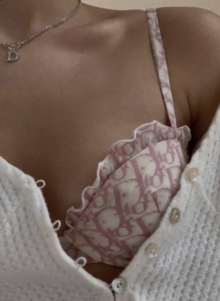 M1SSD1OR's tweet photo. ୨୧ edtwt create an outfit thread: pretty in pink edition ୨୧

♡/↻ appreciated https://t.co/KhbyBfdi2M