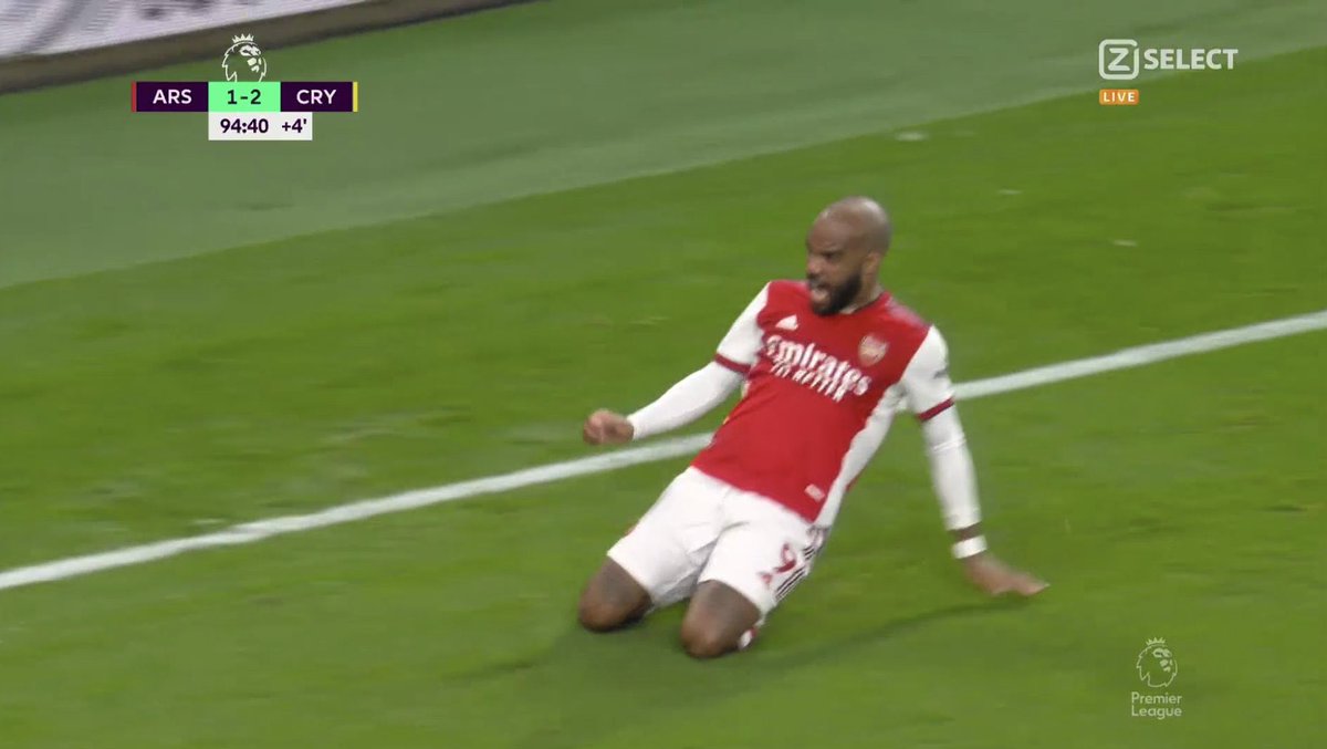 CarefreeLewisG's tweet photo. Nah Arsenal are knee sliding for a 94th minute equaliser vs Crystal Palace to take them to 12th 😭😭😭😭😭😭😭😭 https://t.co/xsJr5okuJb