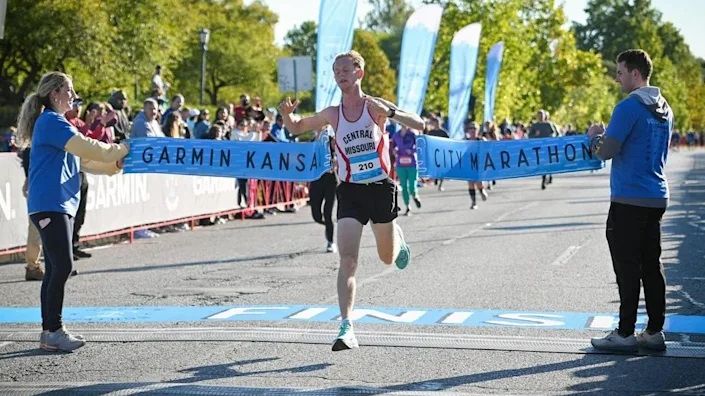 Congratulations to former <a href="/UCMTF/">UCM Track and Field</a> runner Nicholas Victor, who claimed the first place title at the Garmin Kansas City Marathon last weekend! bit.ly/3aPHoh4
#MuleNation