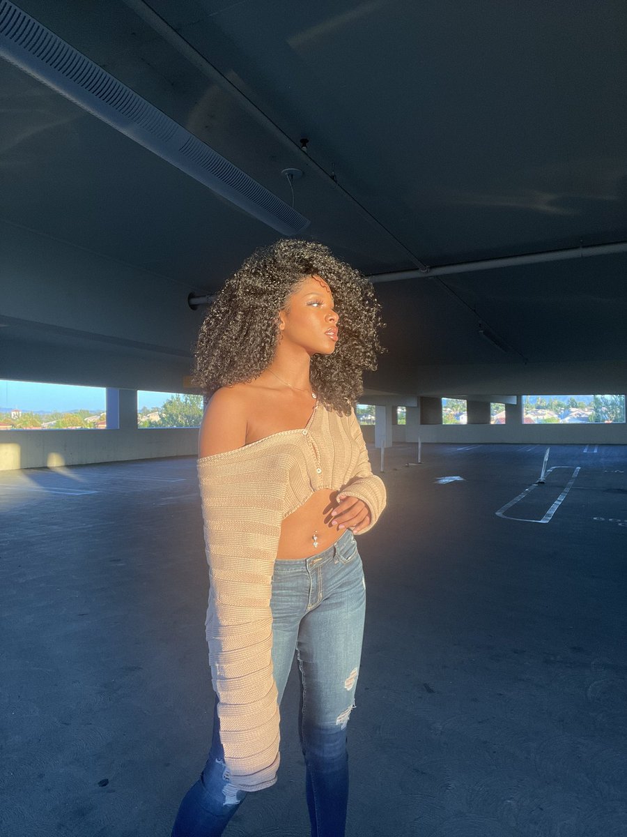 _josephnica's tweet photo. I’ll always find light in a dark place 🤎 https://t.co/CW95Y9lJKX