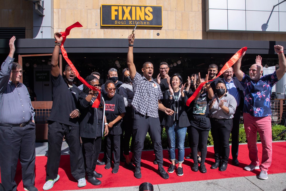 LALIVE's tweet photo. Time to eat! We are so happy to officially welcome Fixins Soul Kitchen to our L.A. LIVE family. This is food with a purpose, for everyone. And by the way, it's delicious π§‘ #fixinsla https://t.co/S3mQYmRh3l
