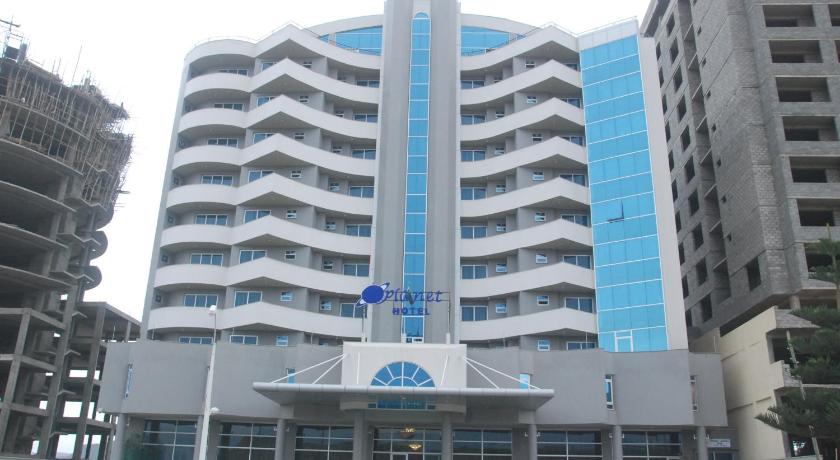 CaptWanderiCFE's tweet photo. #Ethiopia #ENDF struck #Planet Hotel wt 2 Airstrikes 2take out #TPLF-#TDF’s Command &amp; Control #C2 Nodes yesterday. The @UN Staff in #Mekelle have been working fm the hotel until recently. TPLF has hidden its C2 infrastructure in the same place as #UN Communications masts. https://t.co/woYQpybmw7