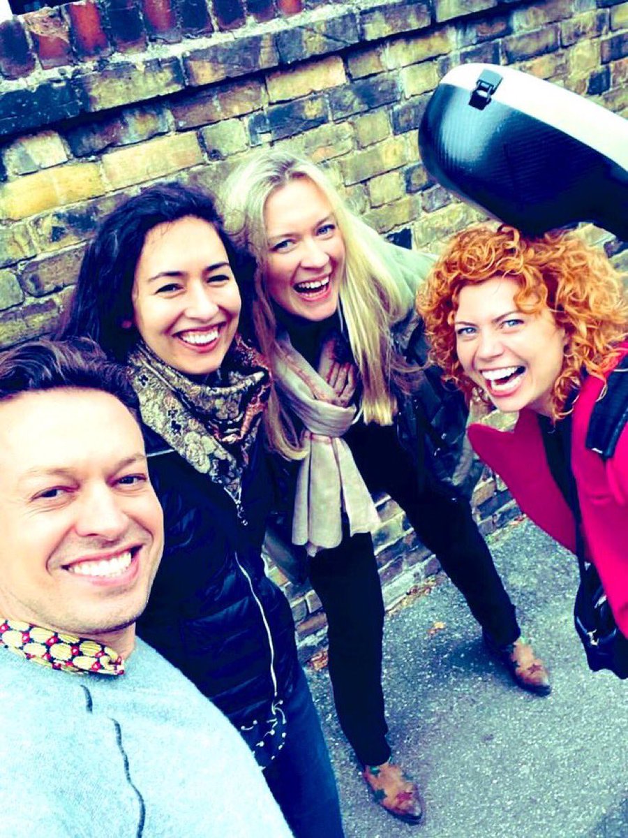 strings_show's tweet photo. Happy start to a #Monday recording @reservoirstudio @lizzieballvivo @SDobrinsky @Cassidy_Megs @gabiswallow #strings #showstrings #GavinPearce #TheWolfeSisters #sessionmusicians #Recording #live https://t.co/LsYETxr1SG
