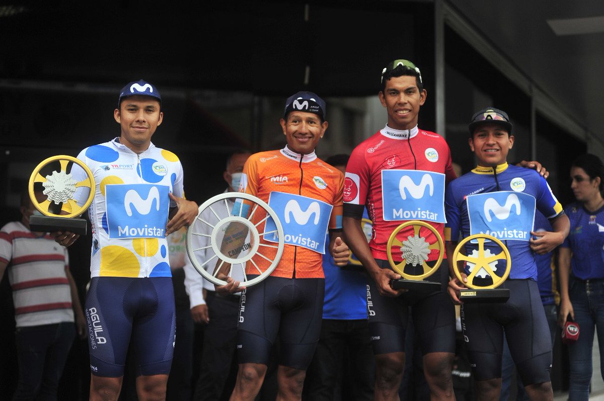 jaramillo_jaime's tweet photo. #SegundoNavarrete, ciclista del @MovistarEC ganó el #TourOrense, seguido por @tebandav96 y #LeninMontenegro, campeón en la Sub 23.
En tanto @isaacyaguaroo venció en Metas Volantes y @sebastianr04 en los premios de montaña.
#EcuadorEsCiclismo
📷: @aperezfoto https://t.co/zwQyn2g35M