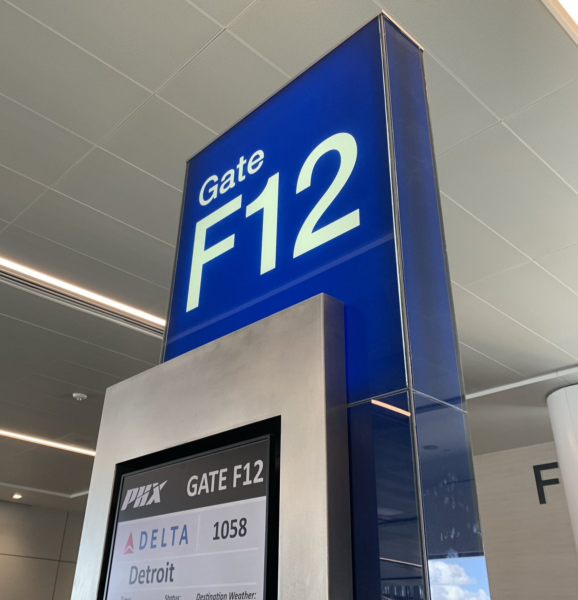 InfoSystir's tweet photo. I'm here.....is this where I do the hacking? https://t.co/z2XfKe3dCe