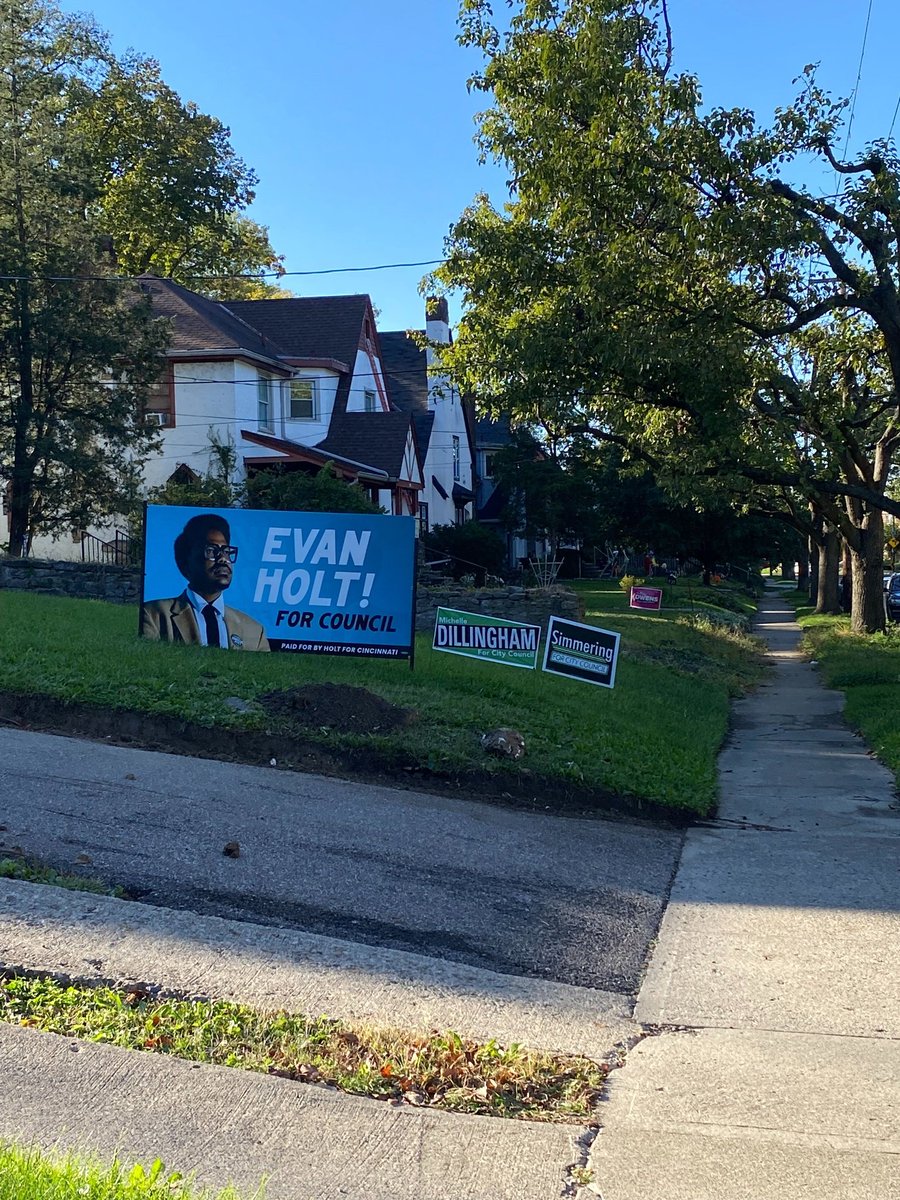 voteholt's tweet photo. Thanks to @LevonSiler for putting up this sign for my nearby neighbor in North Avondale!
We out chea! ππΎ
#VoteHolt
#HelpMeHelpUs
#WhenWeVoteWeWin
#WhenWeOrganizeWeWin https://t.co/F8cydbOq1g