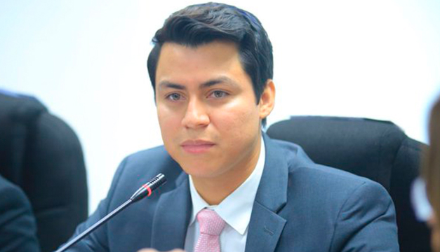 ElMundoSV's tweet photo. #PolíticaSV | William Soriano: "En Taiwán me costó $1 que me arreglaran las muelas"

>> https://t.co/1ta8ARPwqY https://t.co/vs5GlfGpzM