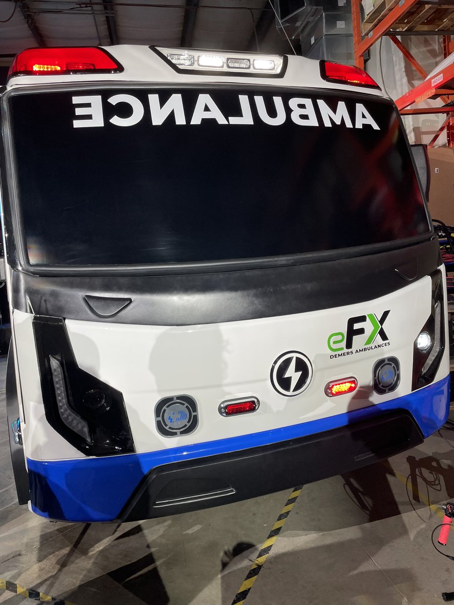 Dévoilement ce matin d’un ambulance 100% électrique.  Worlds first. <a href="/Urgences_sante/">Urgences-santé</a>