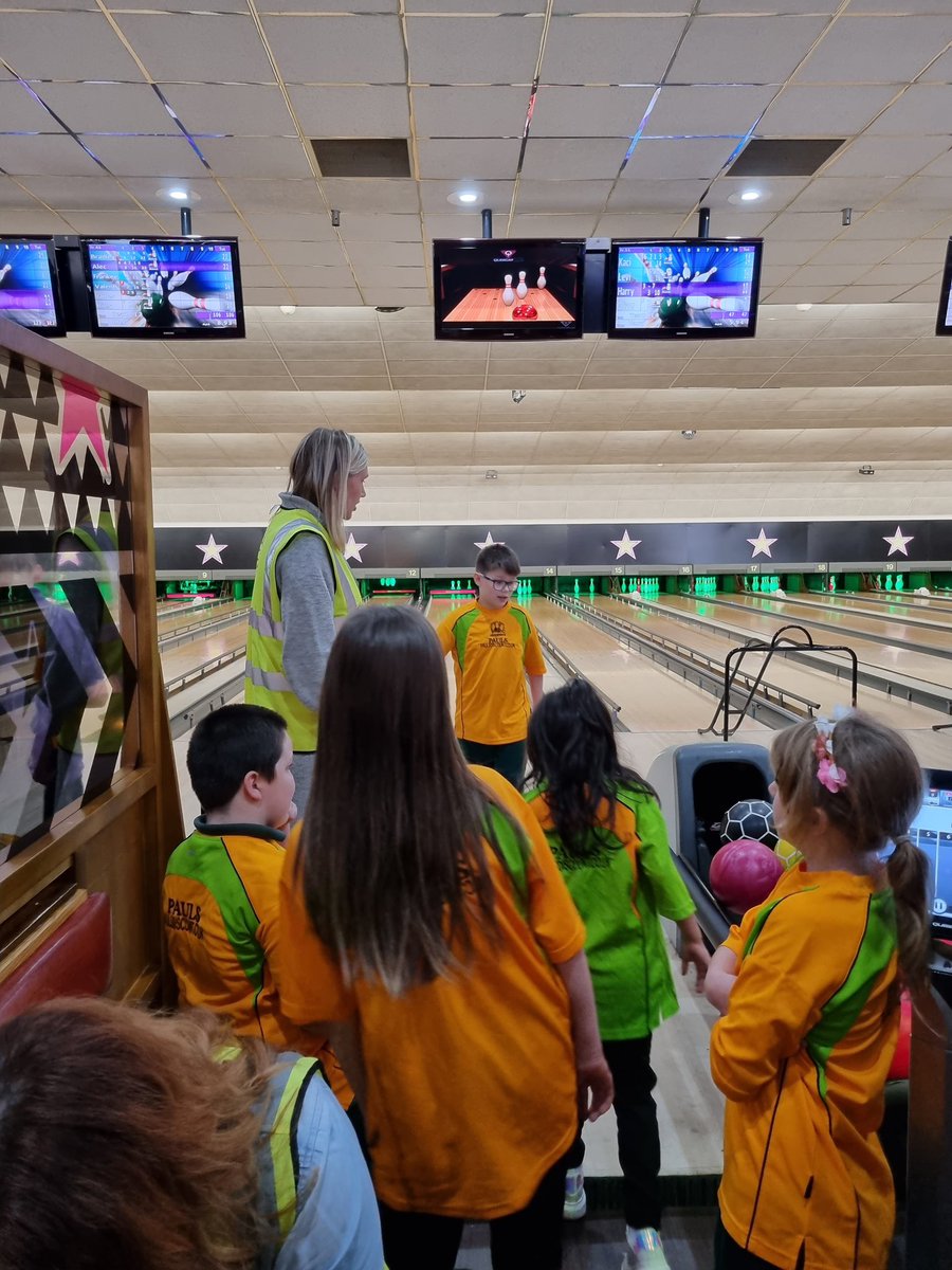 Laura Woodman tweet media