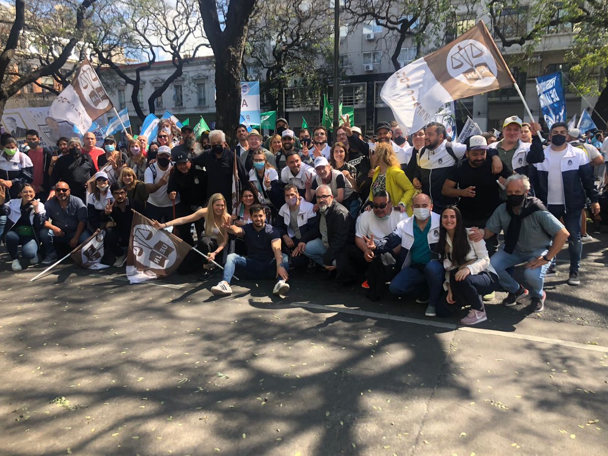 Extraordinaria Marcha de la CGT  por día de la Lealtad y en una muestra de Unidad q entusiasma! Bajo la Consigna”Desarrollo Producción y trabajo” dejó claro q debe hacerse para definir un proyecto de país y reclamo su rol en esa implementación! #UEJN presente!