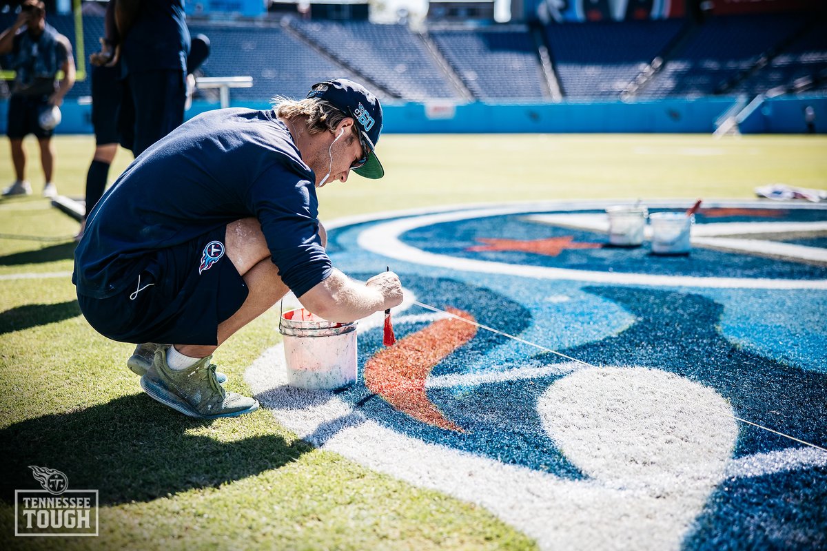 Titans's tweet photo. Final touches #BUFvsTEN https://t.co/YyHBEJFkof