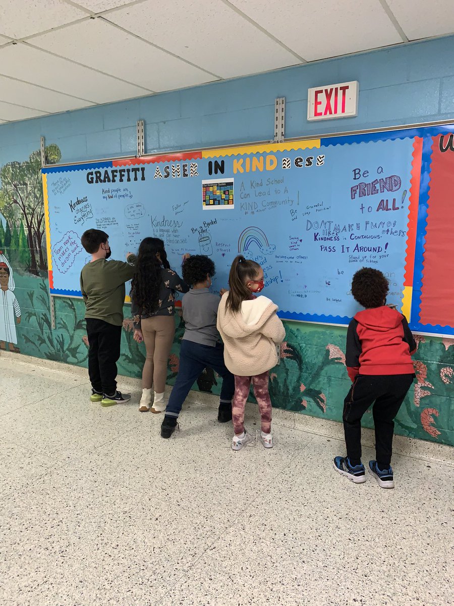 Thanks to Mrs. McCall and Mrs. Linkletter’s class for adding to Asher’s Graffiti board. The respectful and positive messages are filling up! #October2021Respect