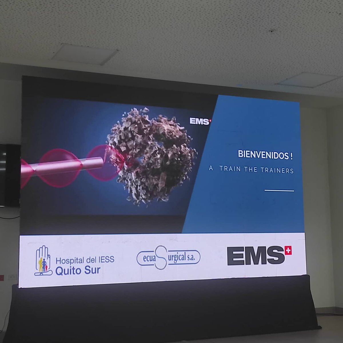 OSNOR's tweet photo. Excelente actividad académica acerca de Nefrolitotomia percutánea y Ureteroscopia flexible, realizada en Quito gracias a la invitación de Ecuasurgical. Contamos Con la presencia del Profesor: Braulio Manzo, quien nos visitó desde México mostrándonos una técnica eficaz y simple. https://t.co/3AWx3VhdzC