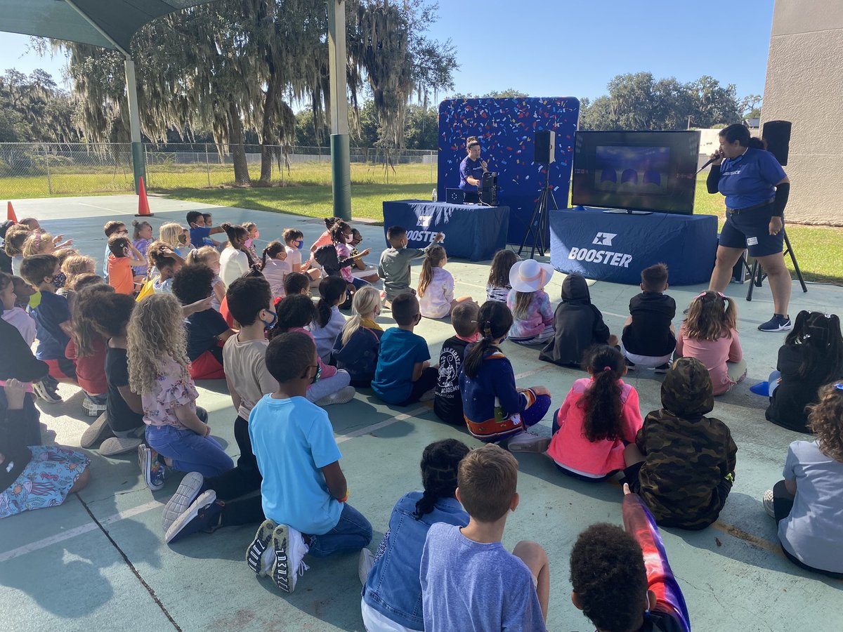 MsCookandClass's tweet photo. Kicked off our Fun Run fundraiser with a pep rally! ☺️ https://t.co/mxlo6CZi4R