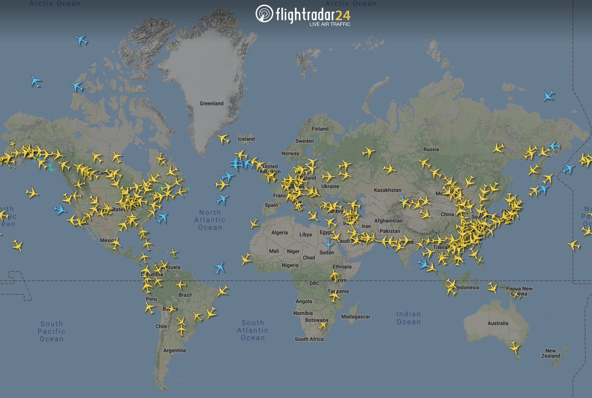 Nearly 300 dedicated cargo aircraft on the Flightradar24 map.