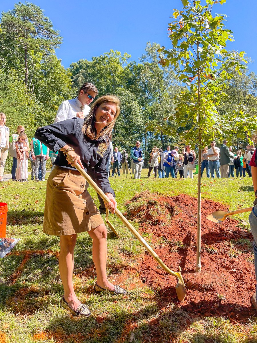 PamelaEvette's tweet image. What a beautiful day to plant a tree! It was a pleasure to join @TreesUpstateSC for their tree planting ceremony on the @theprismahealth Swamp Rabbit Trail which will help in the beautification and preservation of the Upstate and its natural environments.