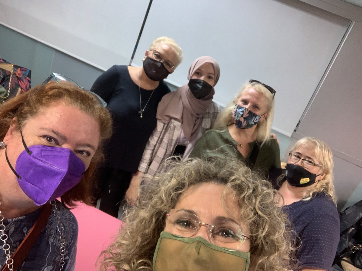 IMarcuello's tweet photo. Quina bona energia que despreneu amigues i companyes.Dones que no s’aturen davant les adversitats.Que continuen lluitant per un barri digne i amb igualtat d’oportunitats.Totes elles DONES EN MAJÚSCULES!  #barridedones #donesdebarri NATI, AMINA, PAQUI, @AntoniaHino @IreneAldabert https://t.co/fn4dxUd2lc