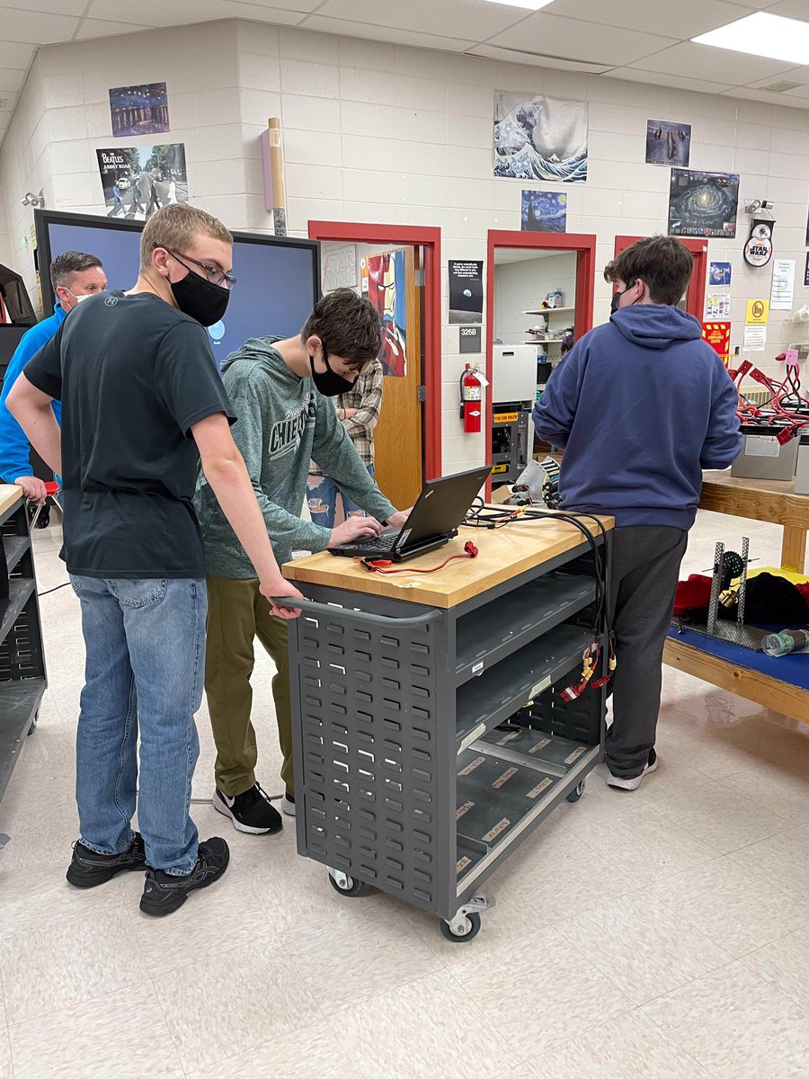Gongoliers5112's tweet photo. Aside from memes, our team has been working on some projects in preparation for this season! #omgrobots #FRC #FIRST #Team5112 #yayrobots #robotics #Gongoliers https://t.co/fsmbQGygnj
