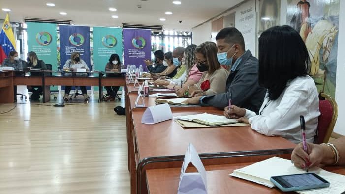 mineducacion_ve's tweet photo. Como lo instruyó el presidente @NicolasMaduro, hoy desde la sede del @MPPEDUCACION, la ministra @_LaAvanzadora realizó de manera presencial el gabinete educativo con los jefes (as) de zonas educativas, en el marco del regreso a clases seguro y progresivo. #EpaVamosACuidarnos https://t.co/reTglRVp4O