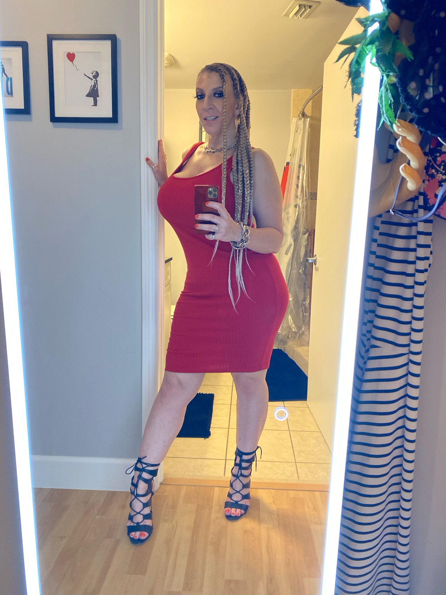 TW Pornstars - Sara Jay Official. Twitter. 🪞Me, my Selfie, and I 😘 Is