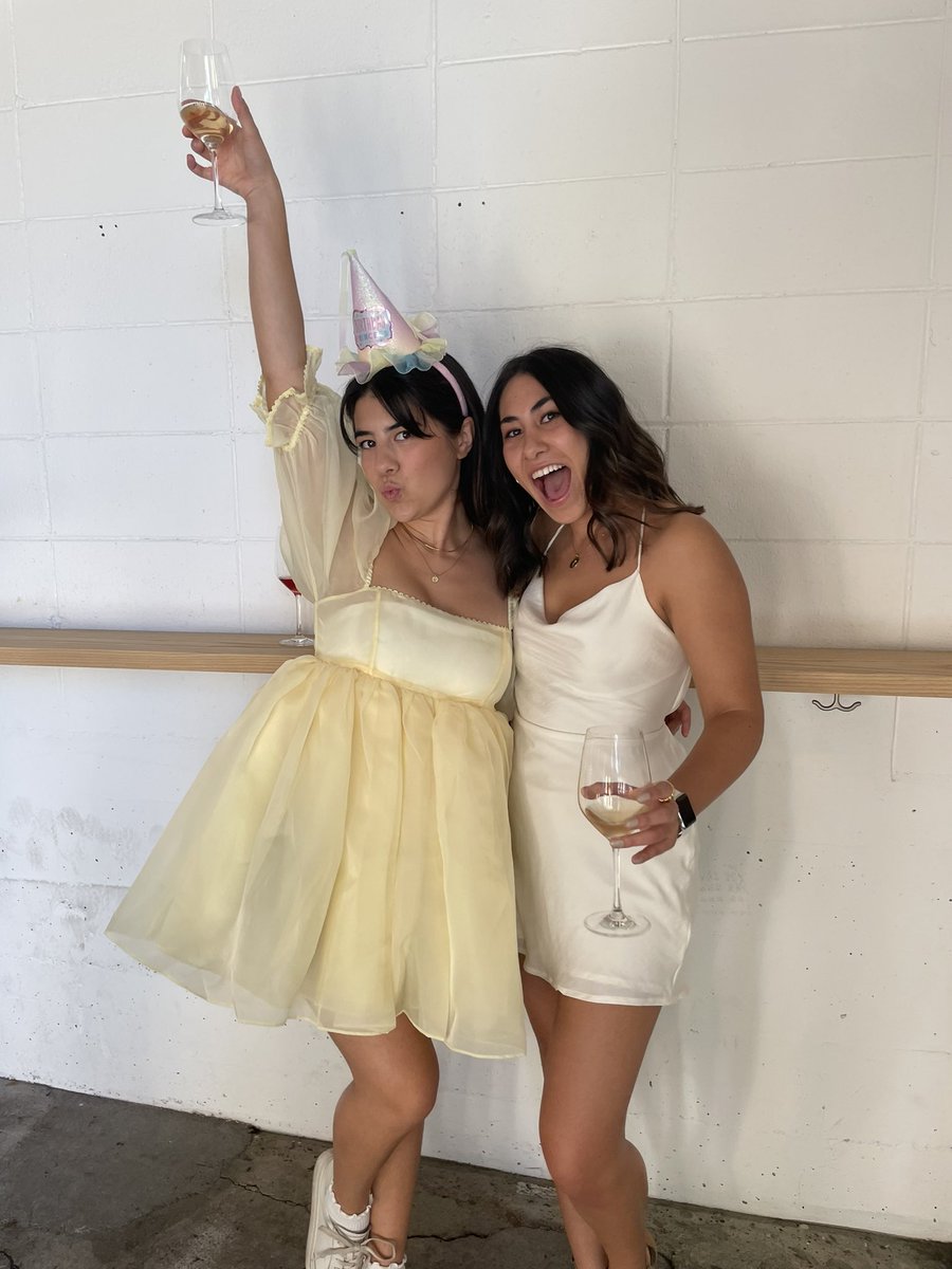 Swagdalena_'s tweet photo. Hi, it’s me with more pics in the best dress I’ve ever owned. okay bye https://t.co/1kE4Renxtj