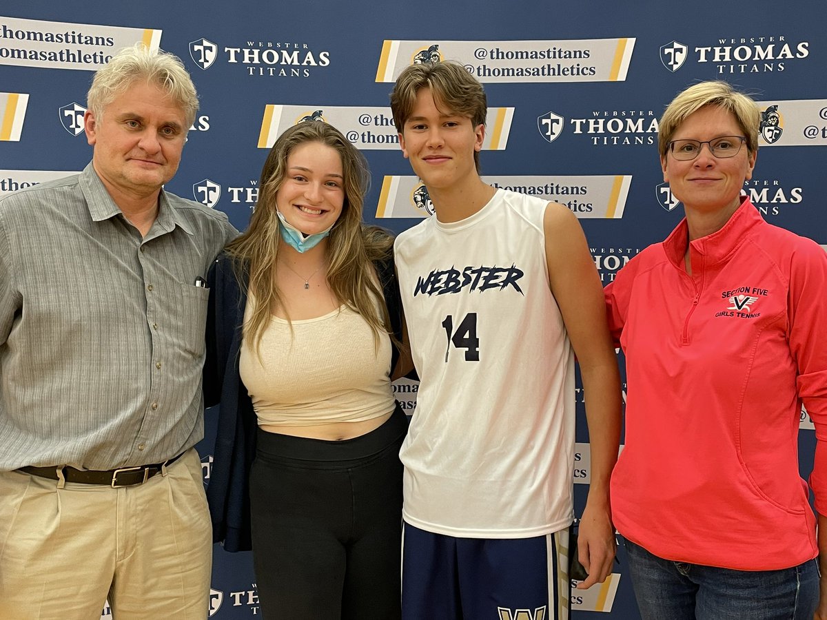 SchroederSports's tweet photo. Another Senior Night in the Books…
Congrats to these guys a thanks for the dedication. 
@ThomasAthletics | #Lakers4Life https://t.co/ZaazVWQflV
