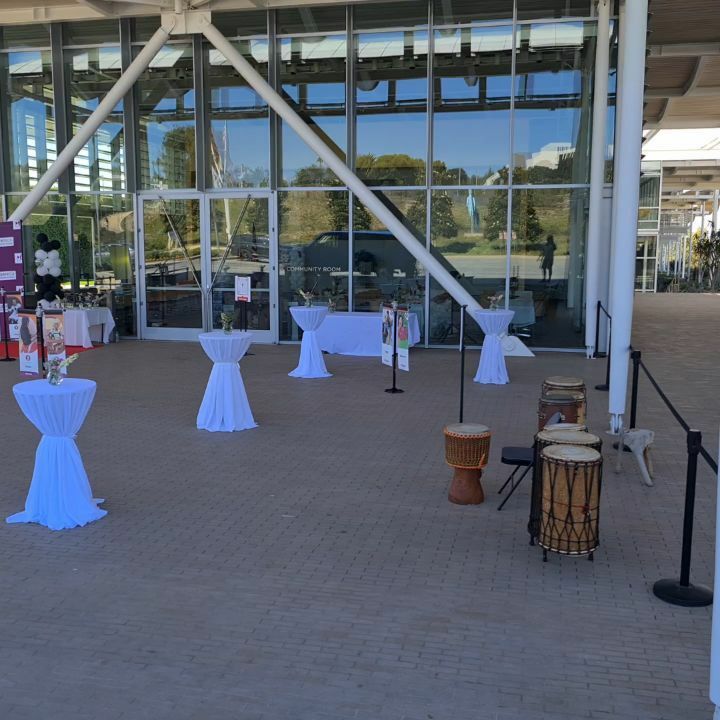 MissTraders's tweet photo. Beginning Setup for #MEABS2021 https://t.co/oLkZOgAcY8 https://t.co/oGtgNsw3Dm