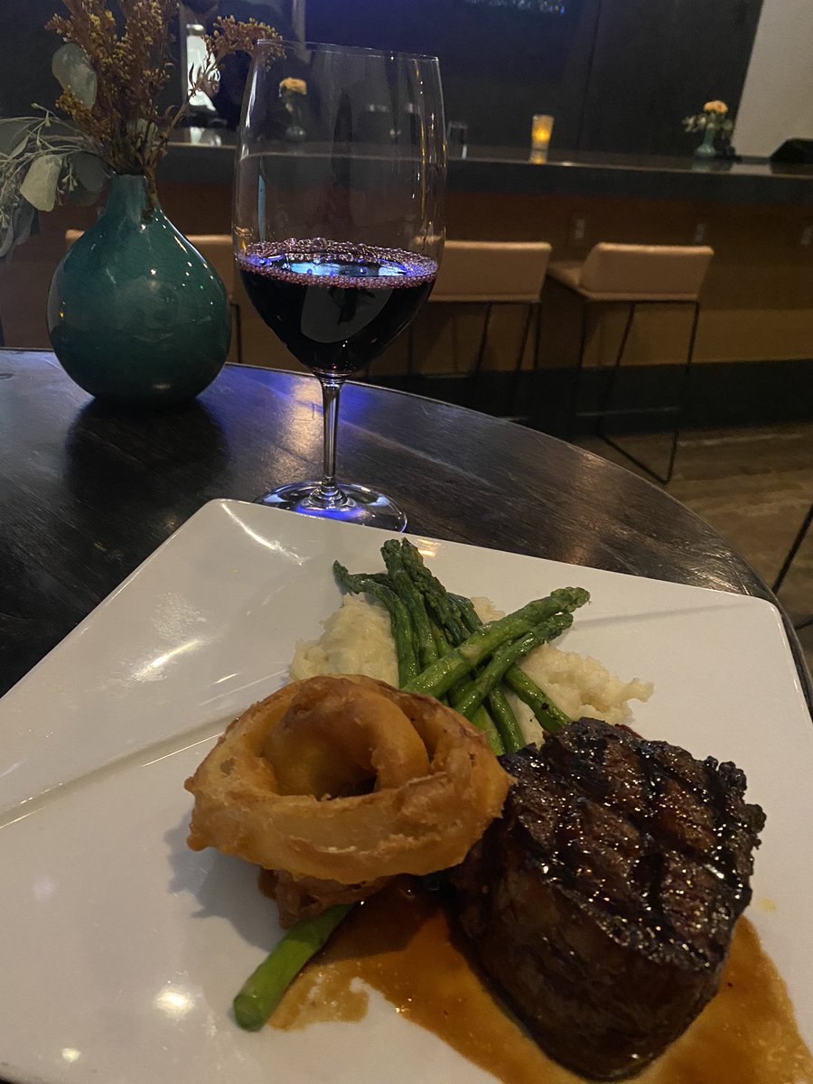 TravelThreadz's tweet photo. Dinner time @ Riverhorse on Main 🥩 https://t.co/rmcBIn4eob