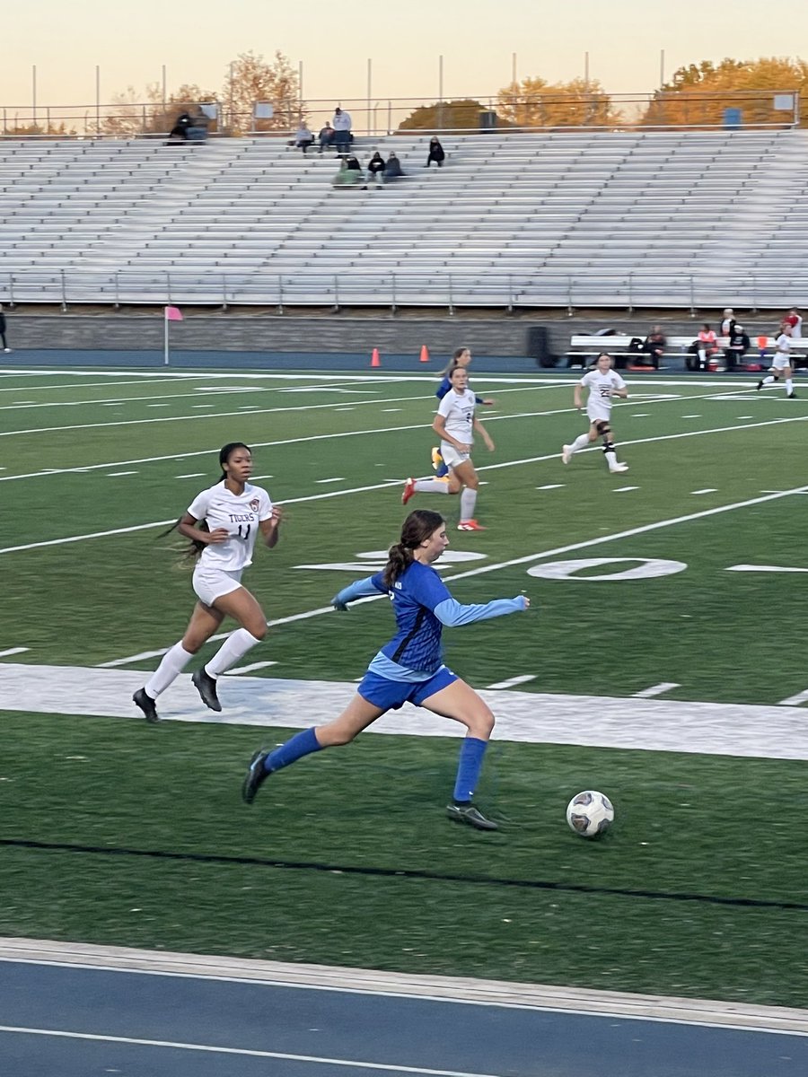 leemunoz1313's tweet photo. Congrats @lakegsoc on your decisive playoff win over Massillon! Way to go girls! #greatatlake ⚡️⚽️⚡️ https://t.co/udnqUcTY4Z