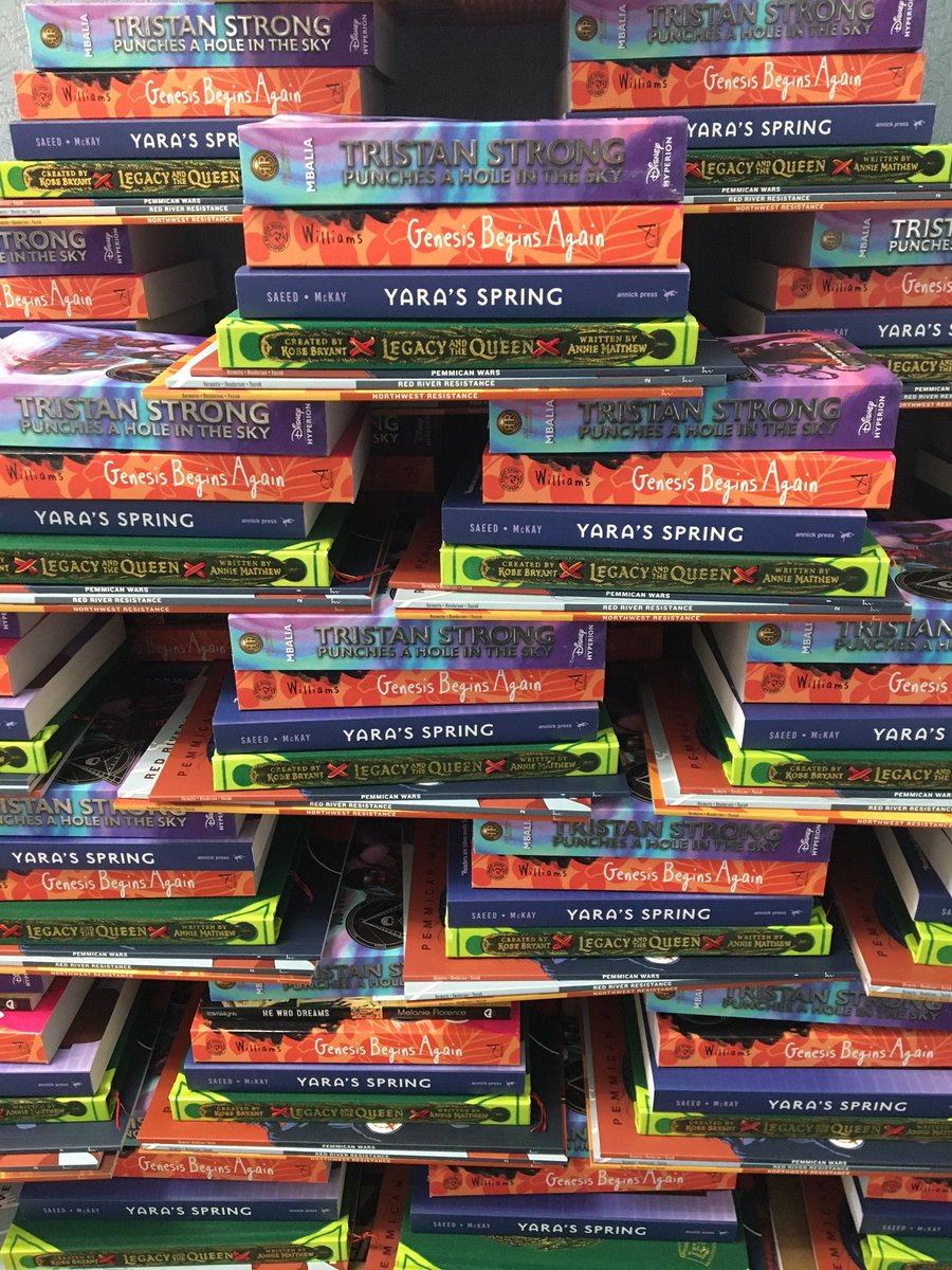 MmeEBeaulieu's tweet photo. Our packaging may be deceiving if you’re hungry. Believe me it won’t disappoint! Gr.7/8 @LimestoneDSB teachers there are 8 new books on their way to you. We hope this will contribute to your class library & foster the ❤️ of reading.#ldsbreads @wynkerr https://t.co/vyOXm9NzTL
