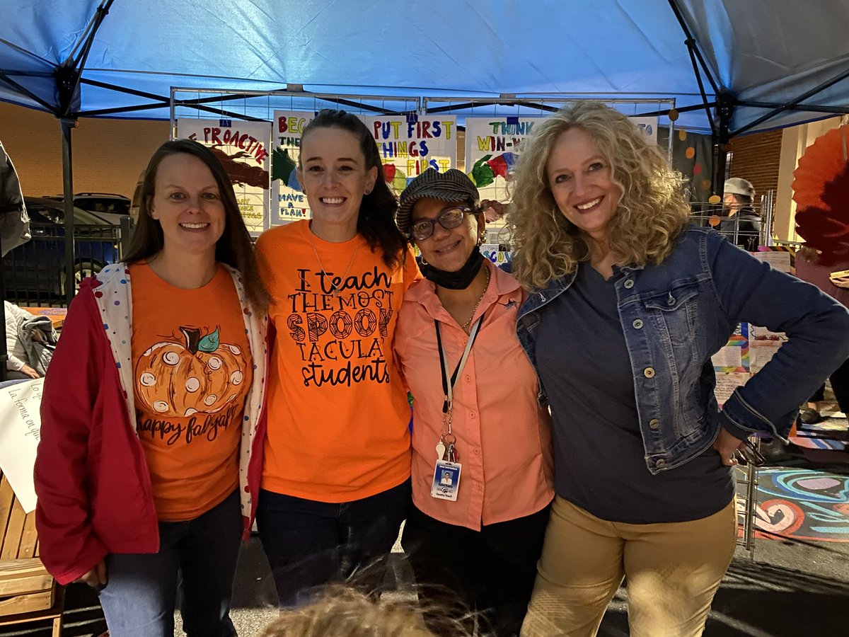 _CandiceHaynes's tweet photo. We had so much fun @MACSchools 
Blue Bear Festival! The kids had so much fun! Jones Melody Makers were rockstars! Another great community night! 💙🐻#MACSawesome #JoFamily https://t.co/qJJpxOx2yK