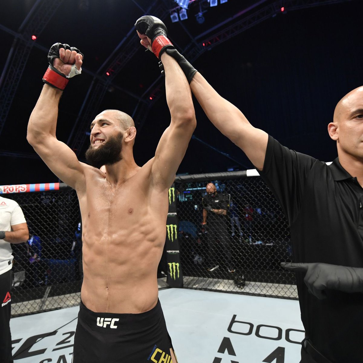 Под какую песню выходит чимаев. Чимаев боец ufc. хамзат чимаев. хамзат чимаев ufc.
