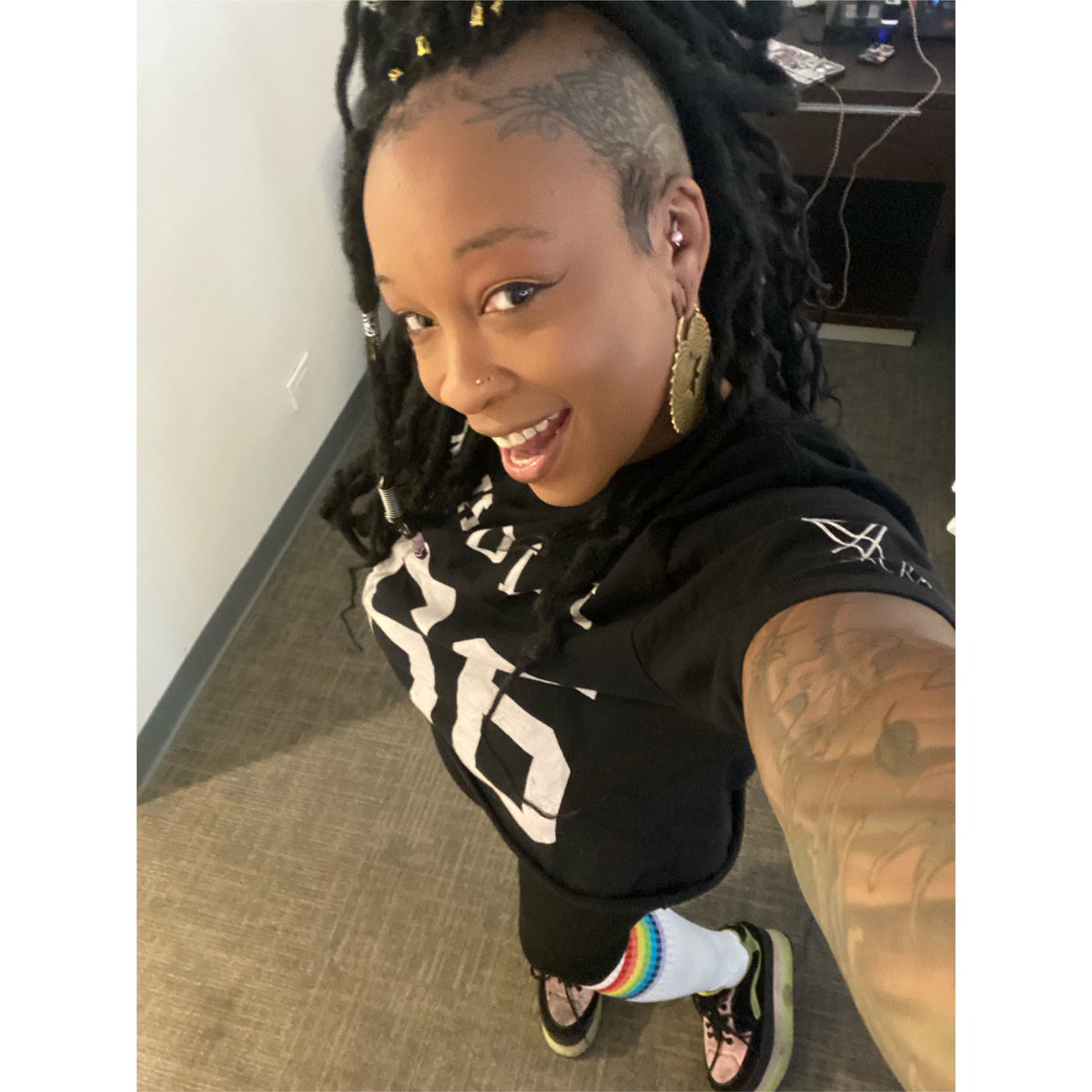 Newbornghost's tweet photo. Testing, testing, 123 😘 #tattoo #tattois #traditionaltattoo #thomashooper #blackcraftcult #BlackGirlMagic #gothgirls #goddesslocs #lochawk https://t.co/52DORchkZw