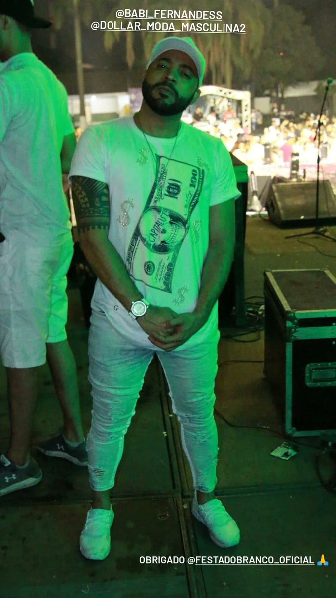 djbrinksoficial's tweet photo. Obrigadooooo @festadobranco_oficial foi linduu💜🅱️🎧🙏
Consultoria: @babi_fernandess
Veste: @dollar_moda_masculina2
#meudj #djbrinks https://t.co/l0np9P05Wd