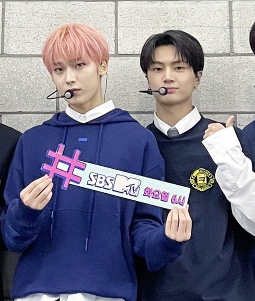 sunjayfolder's tweet photo. THEY SWITCHED SOULS AGAIN 😭
#ENHYPEN_SUNOO #ENHYPEN_JAY #SUNOO #JAY #선우 #제이 #kimjay #parksunoo https://t.co/5DxK6zl5lk