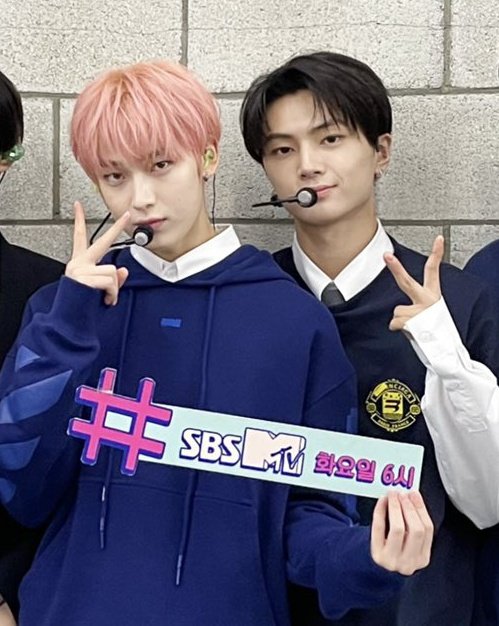sunjayfolder's tweet photo. THEY SWITCHED SOULS AGAIN 😭
#ENHYPEN_SUNOO #ENHYPEN_JAY #SUNOO #JAY #선우 #제이 #kimjay #parksunoo https://t.co/5DxK6zl5lk