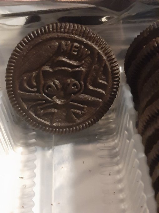 Pulled a Mew in my Oreos! #Pokemon #oreo #oreoxpokemon #Mew #MewOreo https://t.co/kXvxgl89FB<a href="/tag/pokemon"class="tags">#Pokemon</a><a href="/tag/oreo"class="tags">#oreo</a><a href="/tag/oreoxpokemon"class="tags">#oreoxpokemon</a><a href="/tag/mew"class="tags"><span>#mew</span></a><a href="/tag/meworeo"class="tags"><span>#meworeo</span></a>