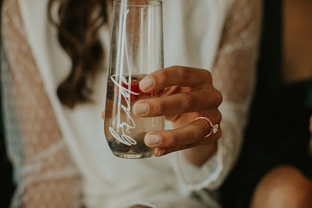 InTheDetailsWed's tweet photo. We will always have love for the detail shots 💙So naturally we would love this sweet bride's stemless champagne glass. What other fun "Bride" items have you seen and loved? ⠀
- ⠀
Photo: @PhotosByBrittRakosky ⠀
Coordinator: @InTheDetails ⠀
. ⠀
. ⠀… https://t.co/9cohTsGRnw https://t.co/ocvyKB11OR